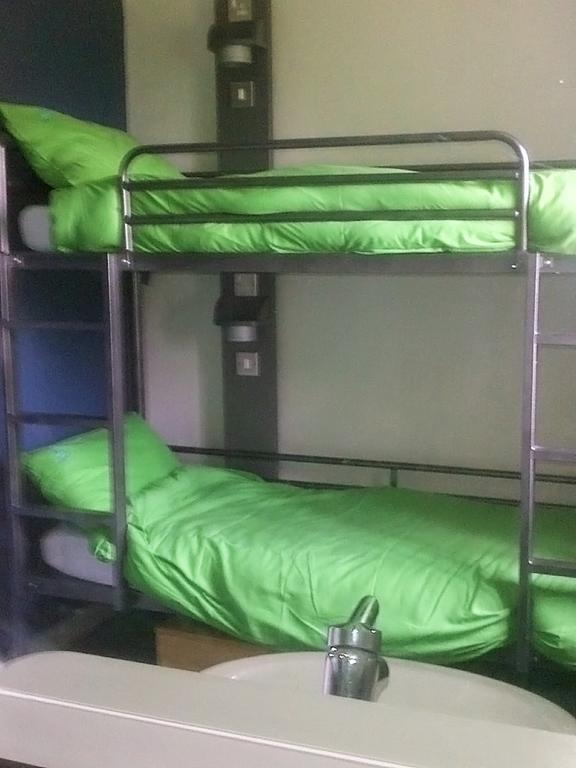 Yha Poppit Sands Cardigan Habitación foto