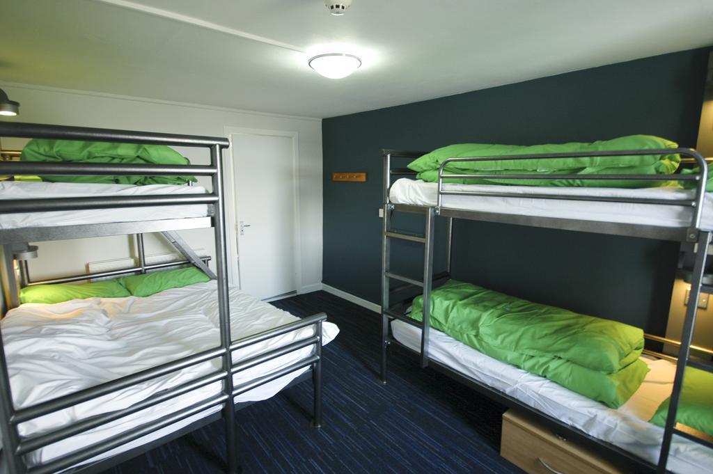Yha Poppit Sands Cardigan Habitación foto