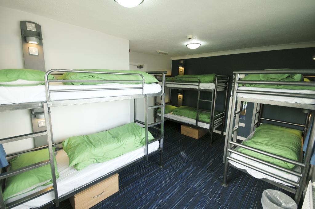 Yha Poppit Sands Cardigan Habitación foto